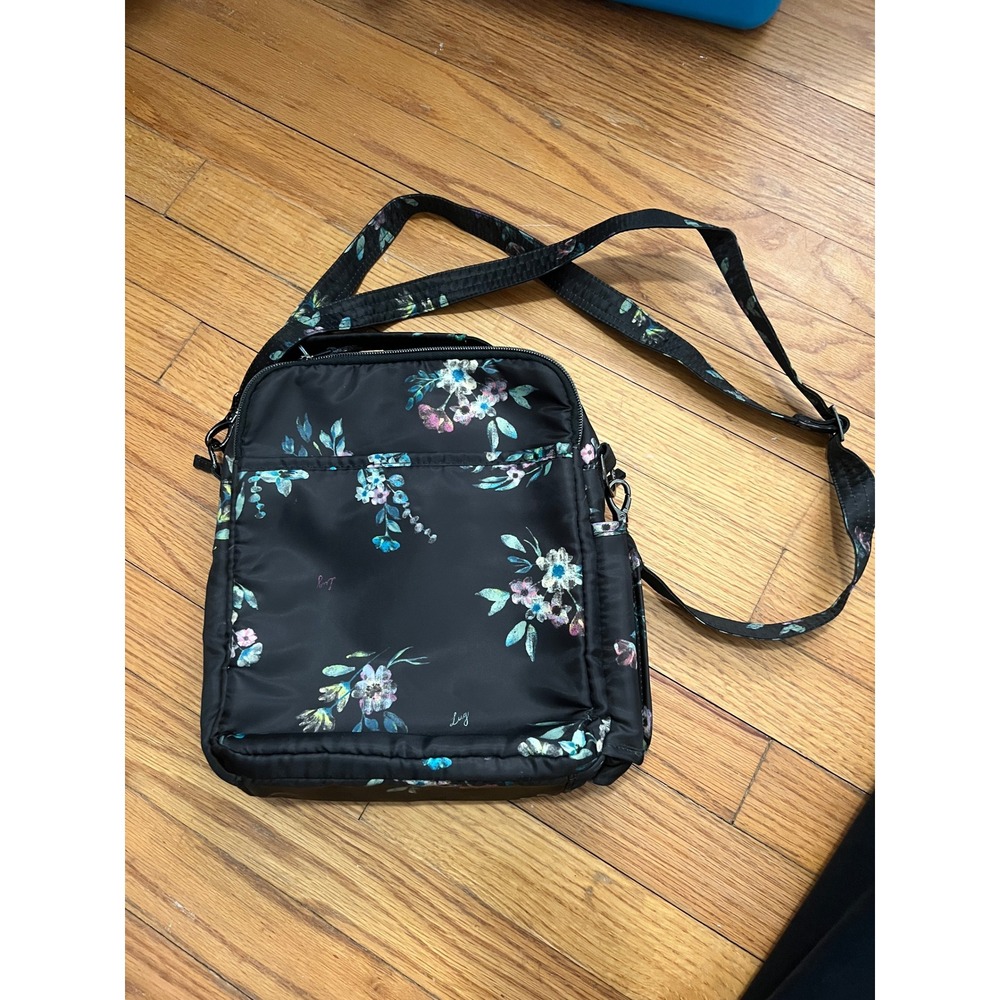 Lug Compass Crossbody Bag Travel Pockets Floral Quilted Women Accessories - Picture 8 of 8